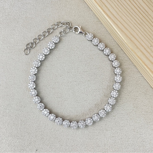 Jewelry - 18k Gold Plated S925 Tennis Bracelet with Brilliant Diamond Halo
